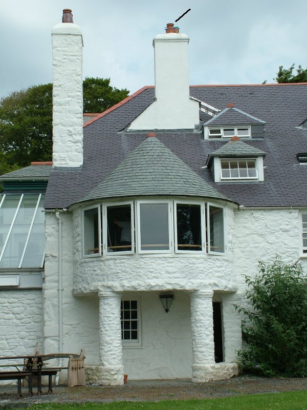 chimney_tynewydd.jpg (111831 bytes)